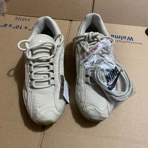 Size 4.5 Nike tailwind IV sand trap